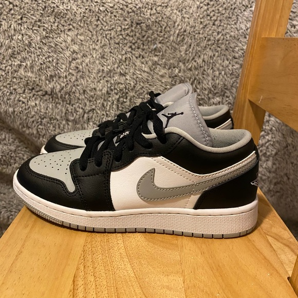 Low jordan 1 - Picture 1 of 3